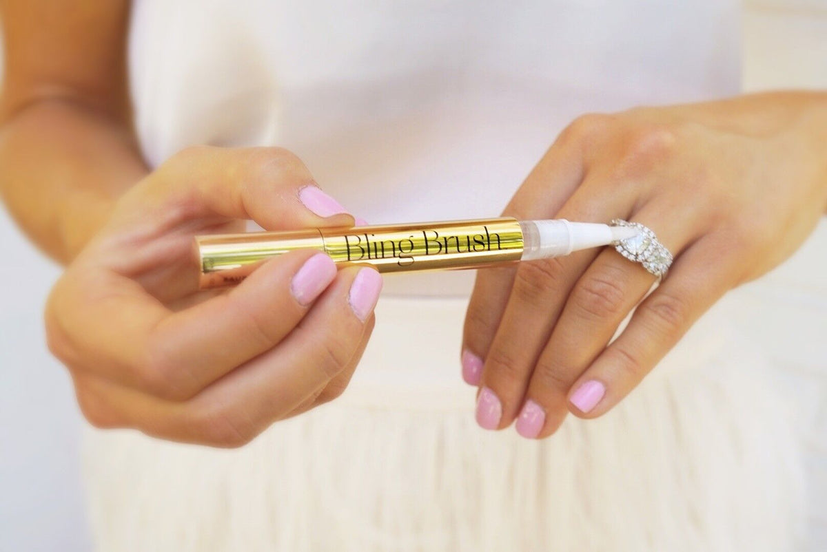 jewelry brush-cleaner; ring cleaner